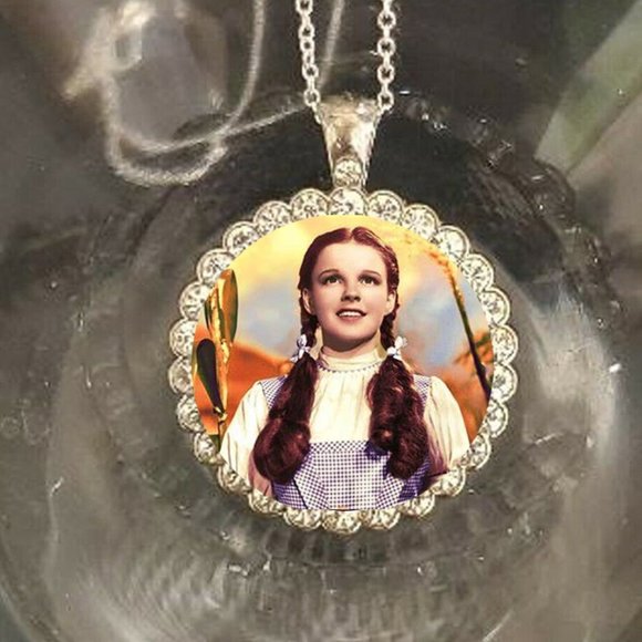 Wizard of oz Dorothy necklace Bling Rhinestones beautiful gift wrapped - Picture 1 of 2